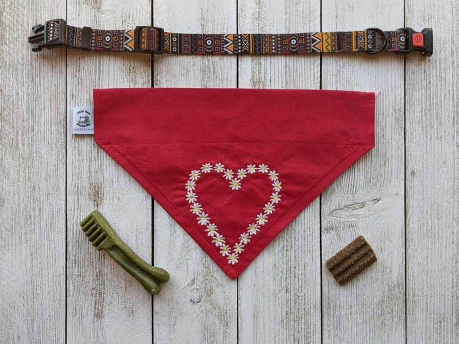 That's Sew LambMa Embroidered Print - Traditional Tie-Around Dog Bandana Dog Bandana